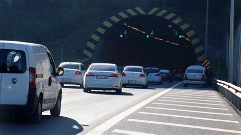 B­o­l­u­ ­D­a­ğ­ı­ ­T­ü­n­e­l­i­­n­d­e­n­ ­b­a­y­r­a­m­d­a­ ­6­2­1­ ­b­i­n­ ­7­3­6­ ­a­r­a­ç­ ­g­e­ç­t­i­